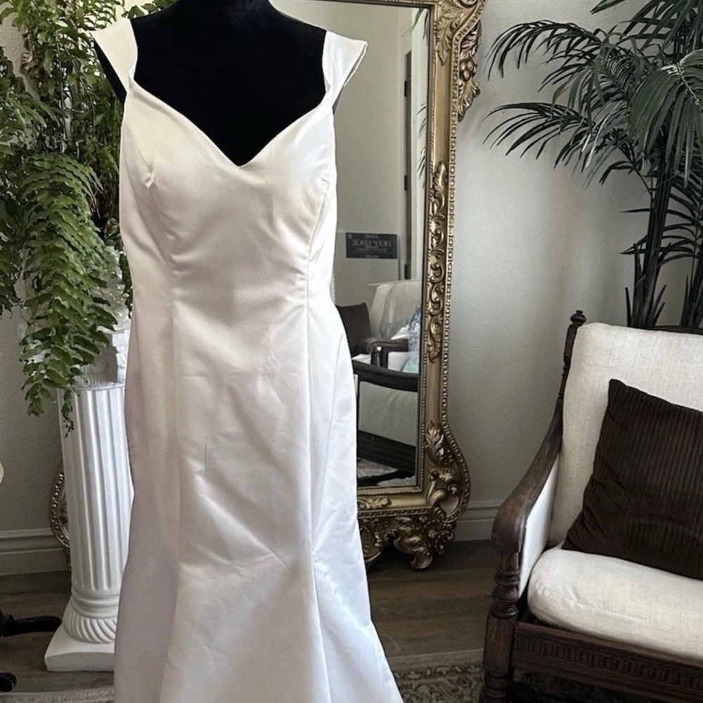 Elegant White Satin Mermaid Off Shoulder  Evening Wedding Gown 18W NWOT